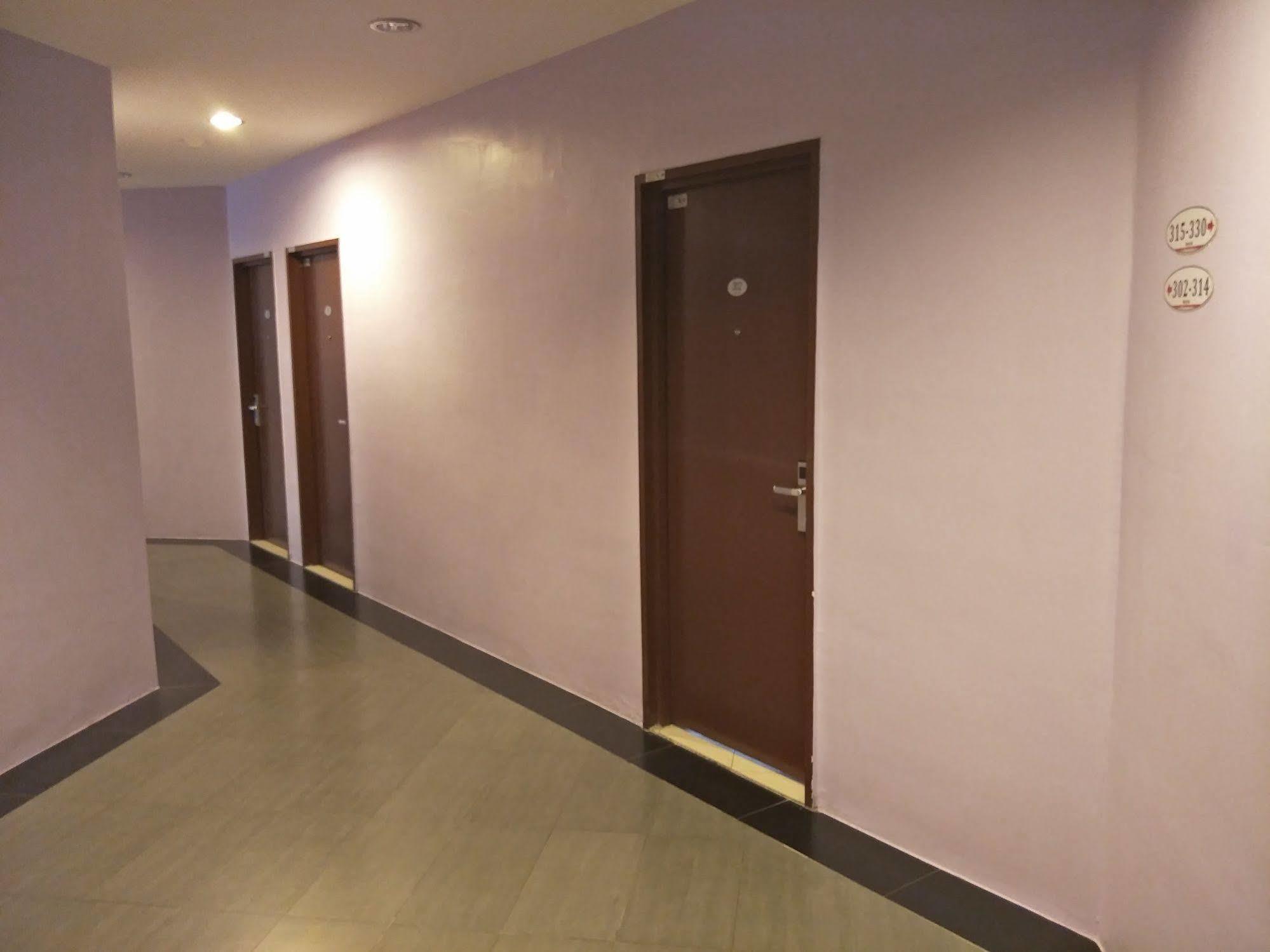 Bary Inn, Klia & Klia2 - 24 Hours Free Airport Pick-Up Sepang Exteriér fotografie